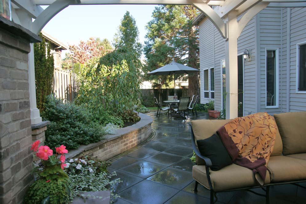 Backyard Courtyard Garden 9